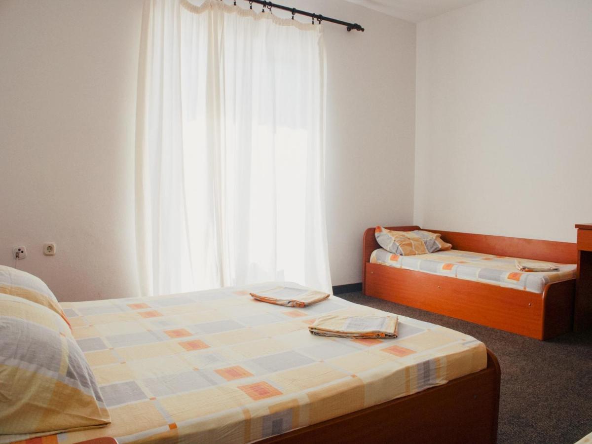Apartments And Rooms Mato Neum Esterno foto